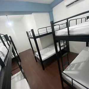 Lime Lite Manila Hostel